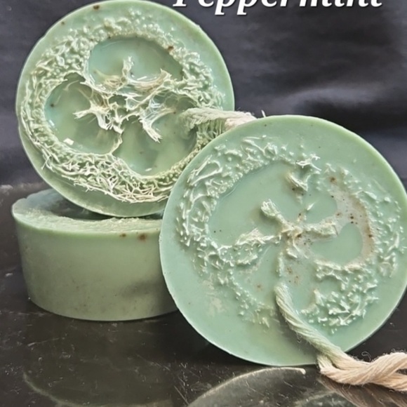 2 Left BUY NOW4 Entries Buy in for a Name Brand Bag Giveaway $75+ value for $25 - Picture 5 of 15